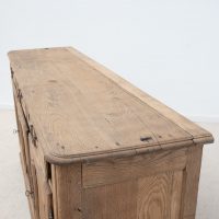 Enfilade en chêne sculpté du XVIIIe siècle