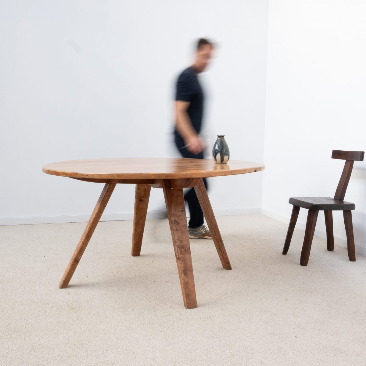 Grande table ronde design - 1970