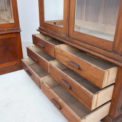 Paire de vitrines de mercerie - 1950
