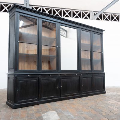 Grand meuble de chapelier en bois – début XXe siècle