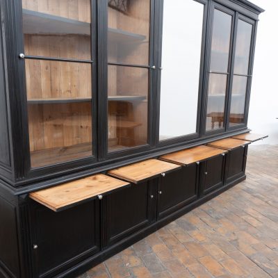 Grand meuble de chapelier en bois – début XXe siècle
