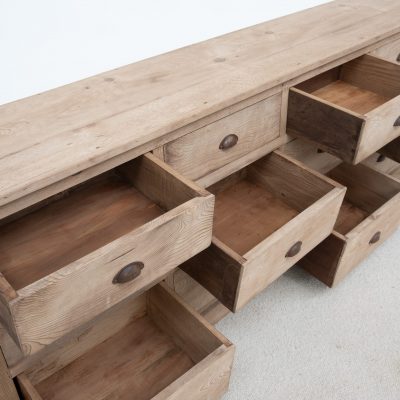 Grand meuble de métier en bois ancien à 12 tiroirs