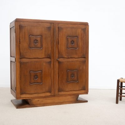 Rare cabinet en chêne années 1930