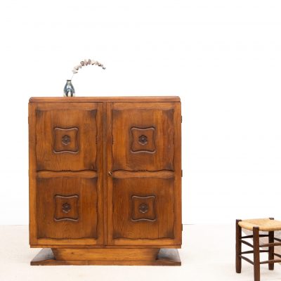 Rare cabinet en chêne France  vers 1930