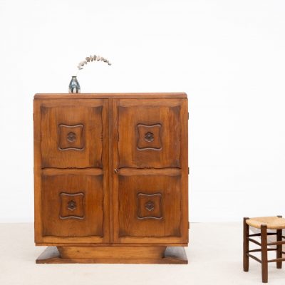 Rare cabinet en chêne années 1930