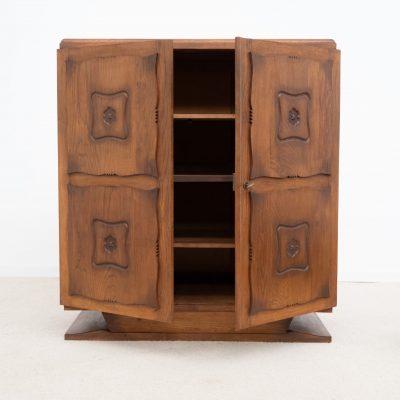 Rare cabinet en chêne années 1930