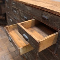 Ancien meuble de metier en bois