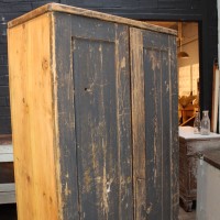 Ancienne armoire d'atelier