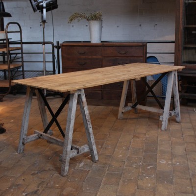Ancienne table d'atelier en bois