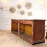 Former French shop counter