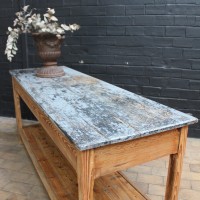 Ancienne table industrielle de drapier en bois