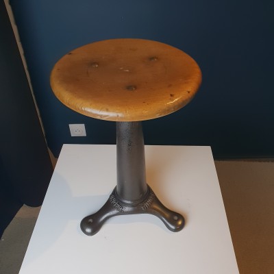 Industrial stool "Singer"