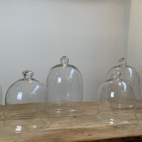 Anciennes cloches en verre des années 50