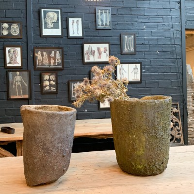 Pair of foundry pots