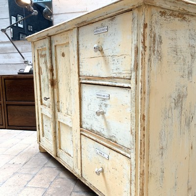 Ancien meuble de commerce en bois