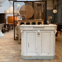 french wooden counter