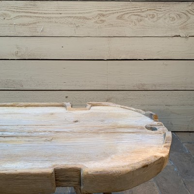 Table basse primitive en bois