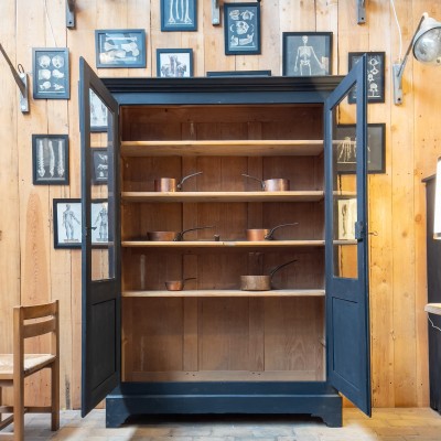 Wooden bookcase 2 doors