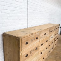 Ancien meuble de mercerie en bois