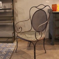 Ancien fauteuil de jardin en métal